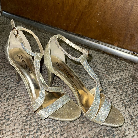 Gold Heals - Picture 1 of 4